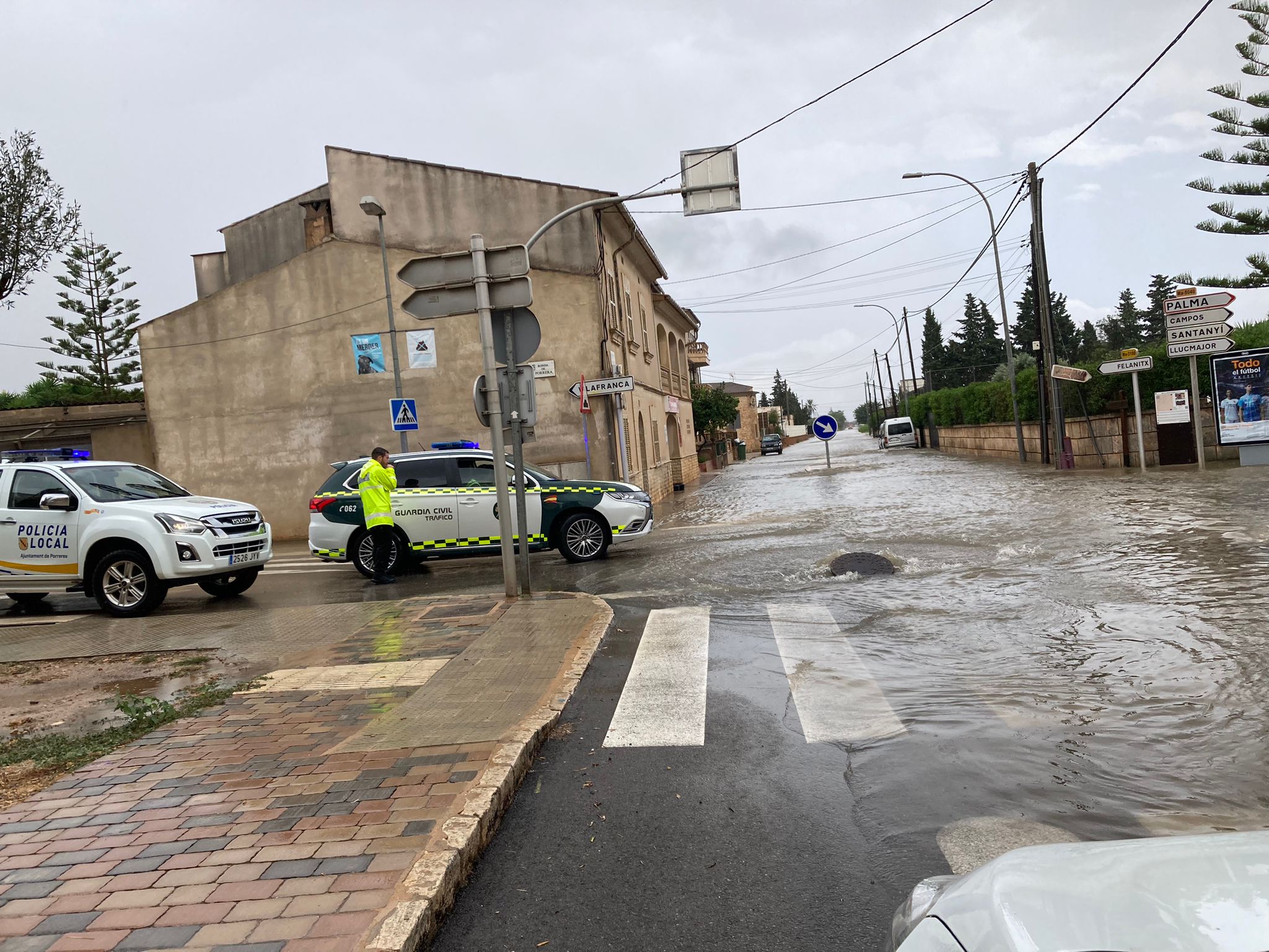 Rescatades nou persones de cotxes atrapats per les pluges de més de 60 litres a Porreres