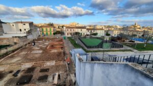 Un ascensor facilitarà la connexió entre la plaça del Mercat i la part alta del nucli de Maria